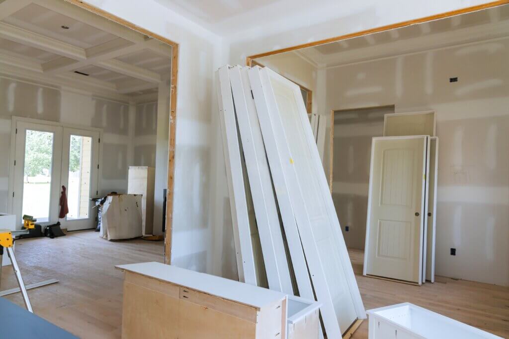 リフォームと建て替えはどっちがお得？費用の違いと失敗しない判断基準を解説！