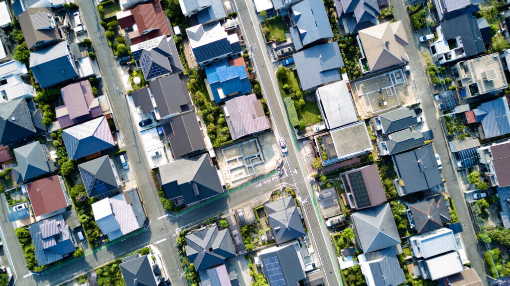 区画整理された日本の郊外住宅地を俯瞰